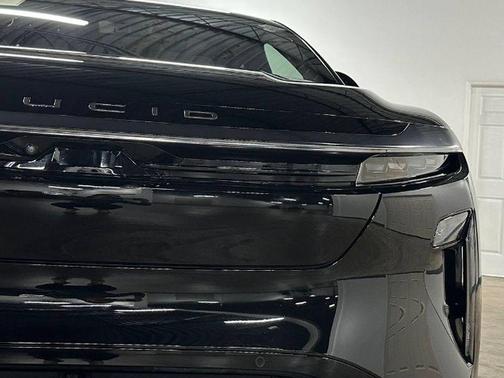 Black 2026 Lucid Gravity Grand Touring