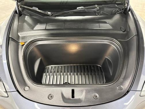 Midnight Silver Metallic 2022 Tesla Model Y Long Range Dual Motor All-Wheel Drive