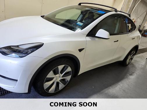 2022 Tesla Model Y Long Range Dual Motor All-Wheel Drive