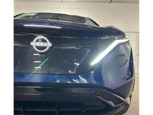 Deep Ocean Blue Pearl/Black Diamond Pearl 2023 Nissan ARIYA ENGAGE