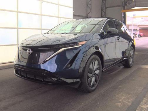 Deep Ocean Blue Pearl/Black Diamond Pearl 2023 Nissan ARIYA ENGAGE