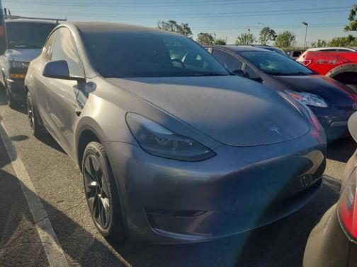 2025 Tesla Model Y Long Range Dual Motor Rear-Wheel Drive