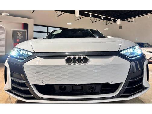 2023 Audi e-tron GT Prestige quattro
