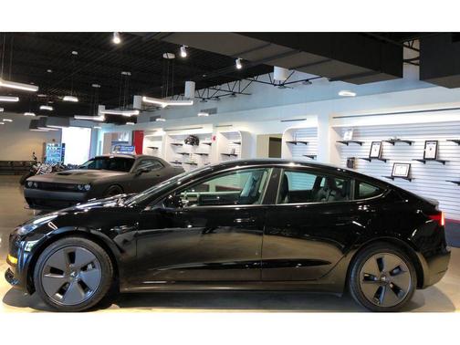2022 Tesla Model 3 Standard Range