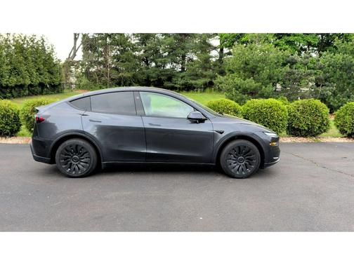 Stealth Grey 2026 Tesla Model Y Premium All-Wheel Drive