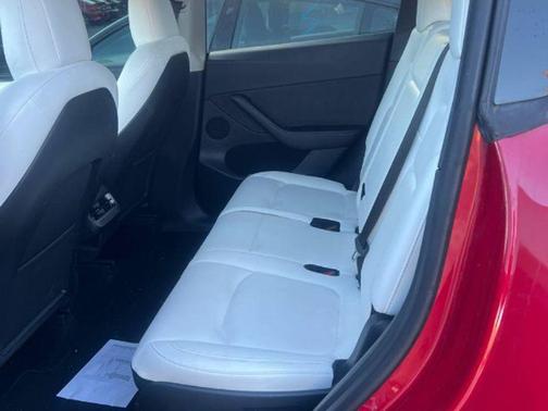 2022 Tesla Model Y Long Range Dual Motor All-Wheel Drive