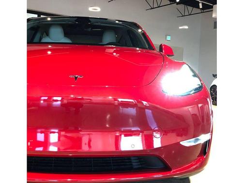 2022 Tesla Model Y Long Range Dual Motor All-Wheel Drive