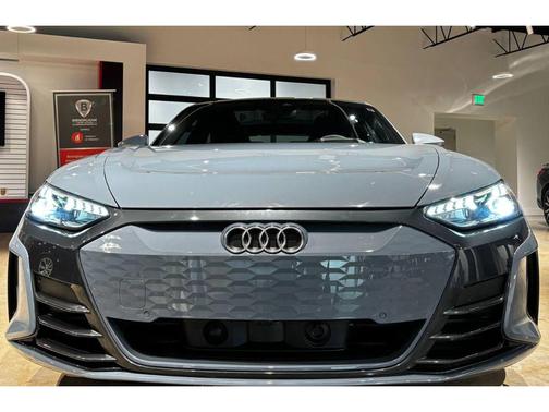 2023 Audi e-tron GT Premium Plus quattro