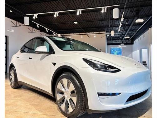 2022 Tesla Model Y Long Range Dual Motor All-Wheel Drive