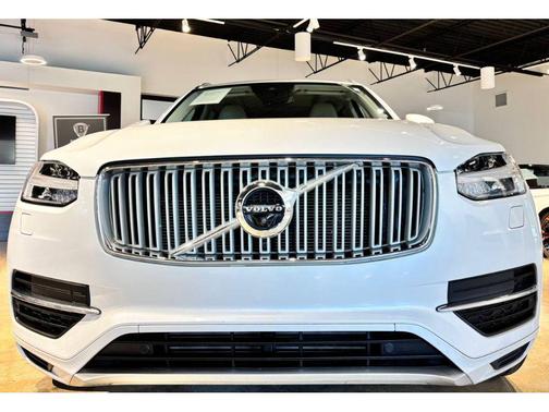 2017 Volvo XC90 Hybrid T8 Inscription