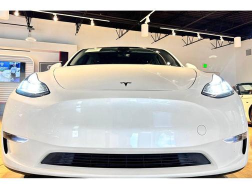 2023 Tesla Model Y Long Range Dual Motor All-Wheel Drive