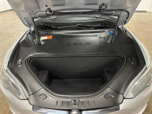 Silver Metallic 2018 Tesla Model S Long Range