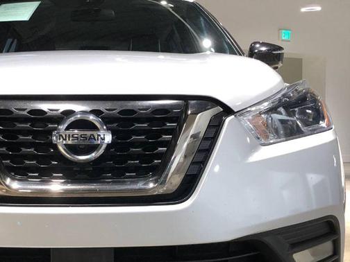 2020 Nissan Kicks SR