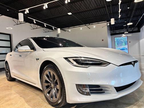 2020 Tesla Model S Long Range Plus