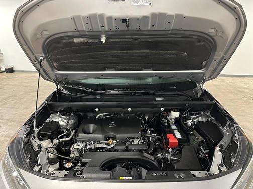 Silver Sky Metallic 2020 Toyota RAV4 XLE