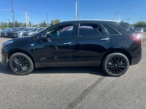 Stellar Black Metallic 2022 Cadillac XT5 Luxury