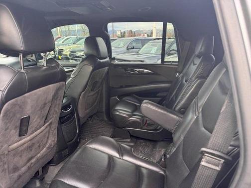 2020 Cadillac Escalade Platinum