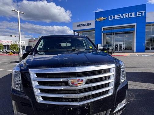 2017 Cadillac Escalade Standard
