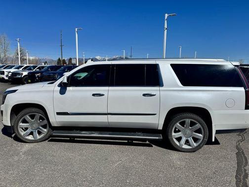 Crystal White Tri-Coat 2017 Cadillac Escalade ESV Premium Luxury