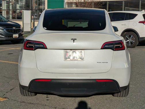 2021 Tesla Model Y Long Range Dual Motor All-Wheel Drive