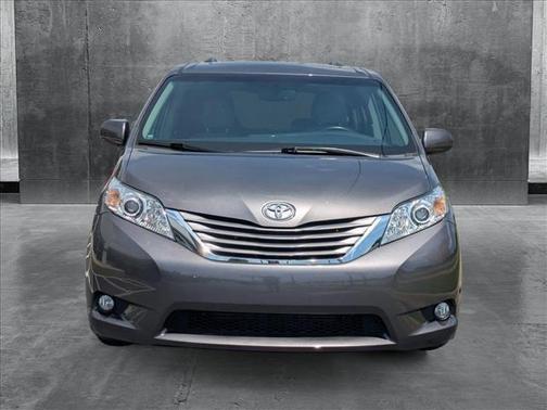 2017 Toyota Sienna XLE Premium