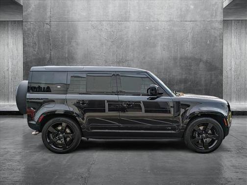 2023 Land Rover Defender 110 V8