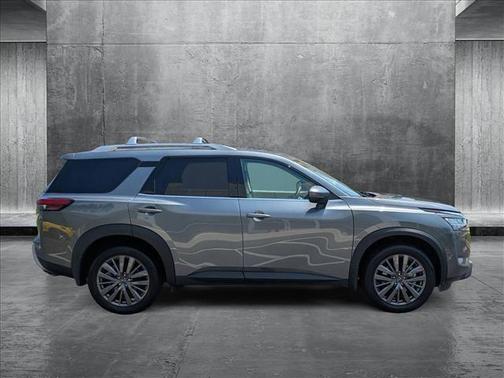 2024 Nissan Pathfinder SL FWD