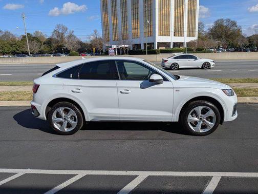 2022 Audi Q5 45 S line Prestige