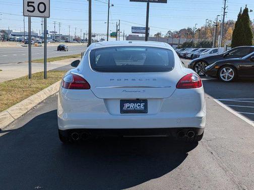 2013 Porsche Panamera 4