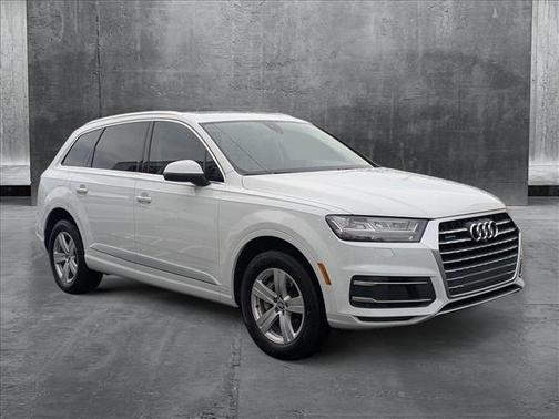 2019 Audi Q7 45 Premium Plus