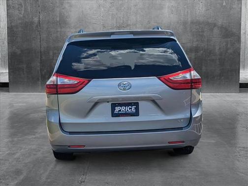 2017 Toyota Sienna LE