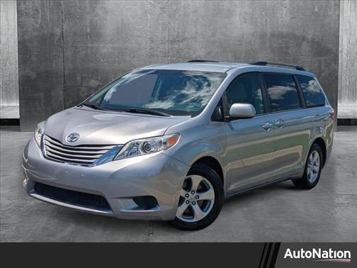 2017 Toyota Sienna LE