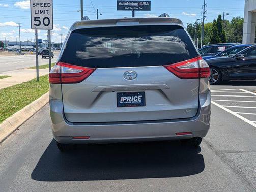 2017 Toyota Sienna LE