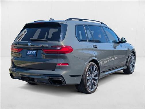 2022 BMW X7 M50i