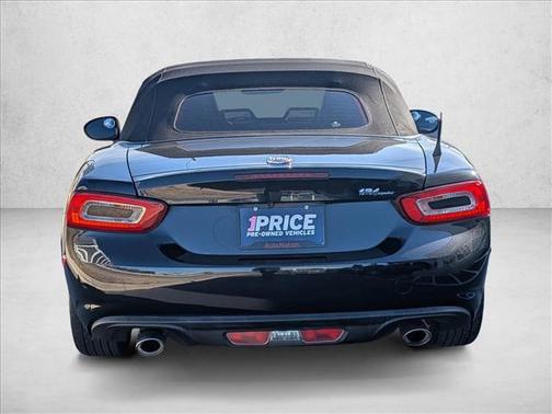 2018 FIAT 124 Spider Base