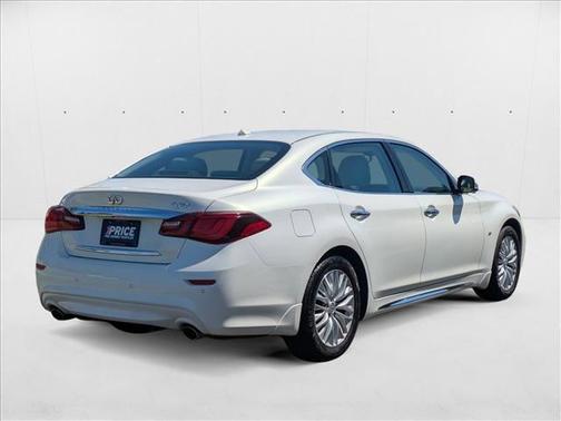 2015 INFINITI Q70L 3.7