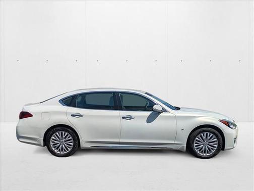 2015 INFINITI Q70L 3.7
