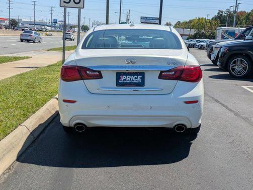 2015 INFINITI Q70L 3.7