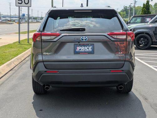 2022 Toyota RAV4 Hybrid LE