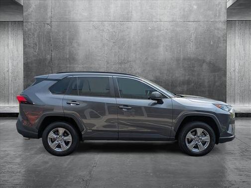 2022 Toyota RAV4 Hybrid LE