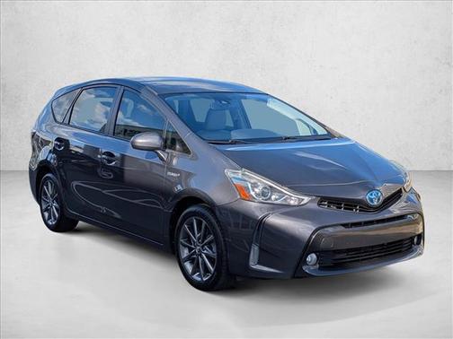 2016 Toyota Prius v Five