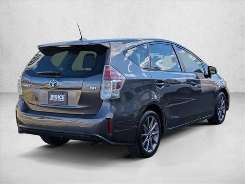 2016 Toyota Prius v Five