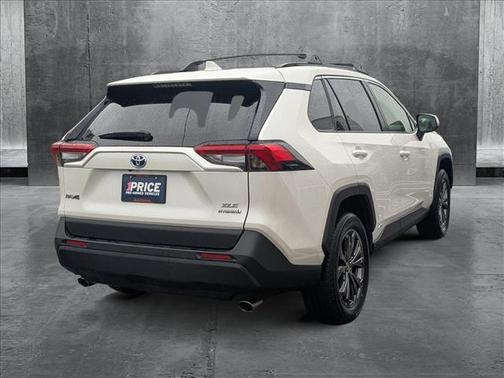2022 Toyota RAV4 Hybrid XLE Premium