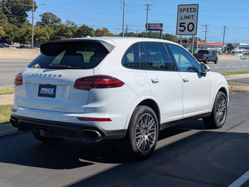 2017 Porsche Cayenne Platinum Edition
