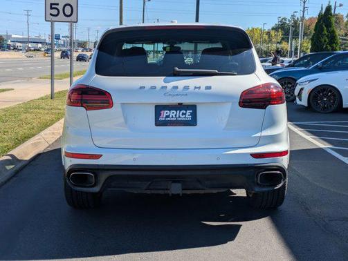 2017 Porsche Cayenne Platinum Edition