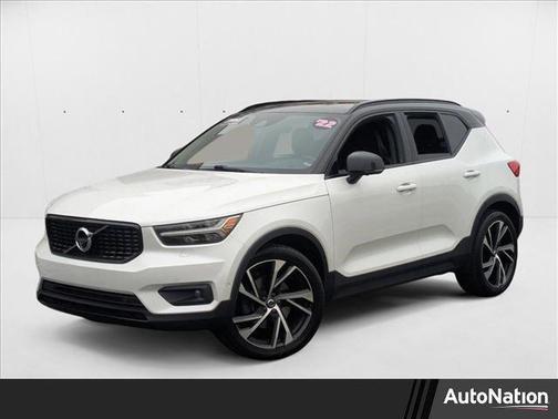 2022 Volvo XC40 T5 R-Design