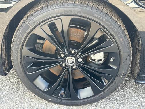 2024 Jaguar XF R-Dynamic SE