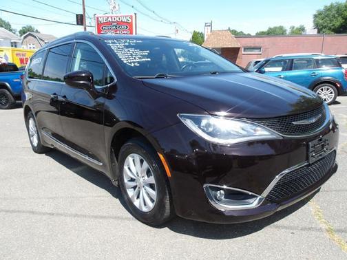 Dark Cordovan Pearlcoat 2018 Chrysler Pacifica Touring-L