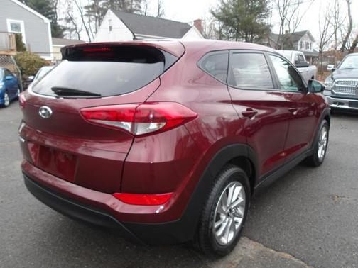 2017 Hyundai TUCSON SE