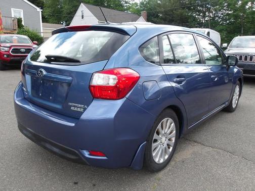 Quartz Blue Pearl 2014 Subaru Impreza 2.0i